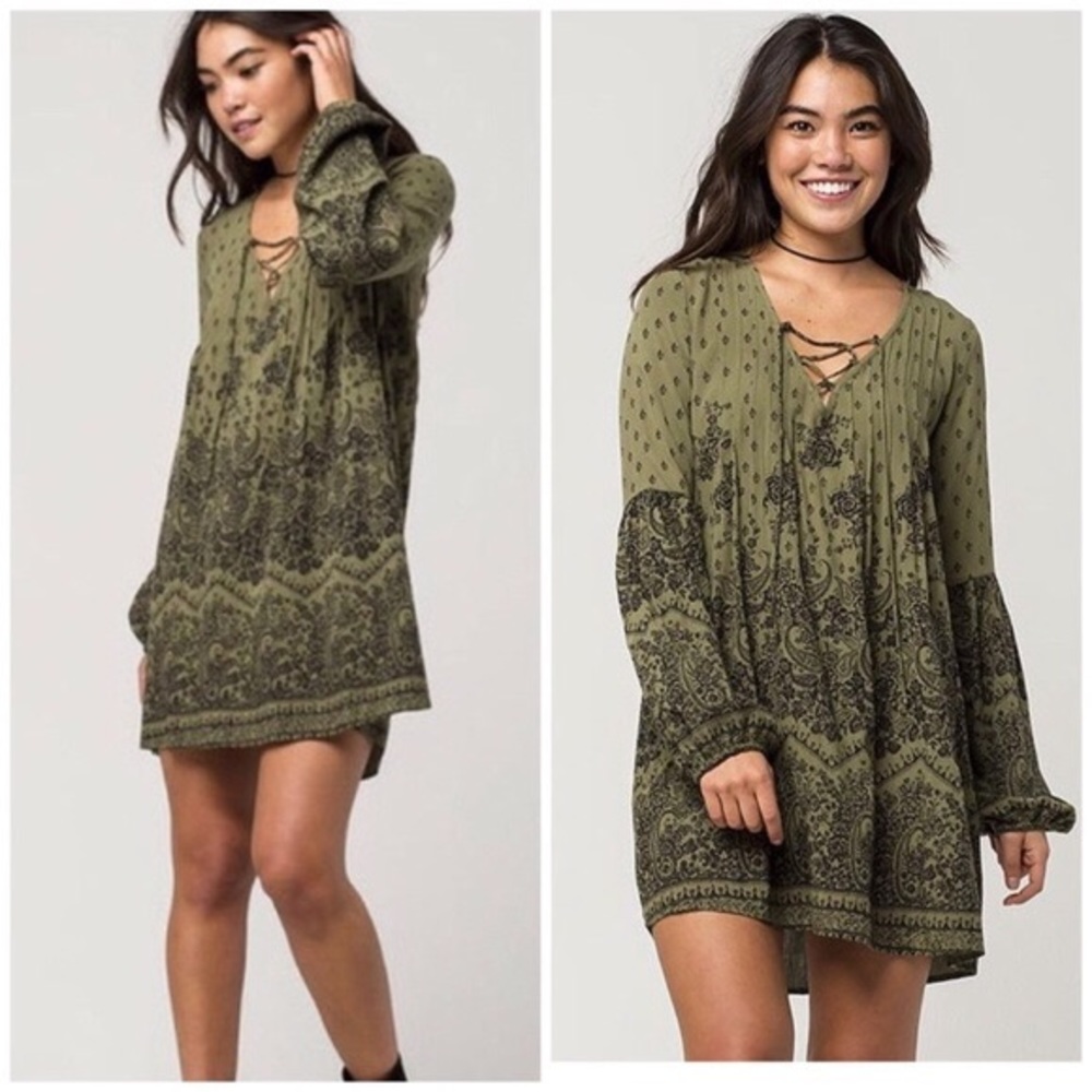 Billabong Green Long Sleeve Lace Up Dress